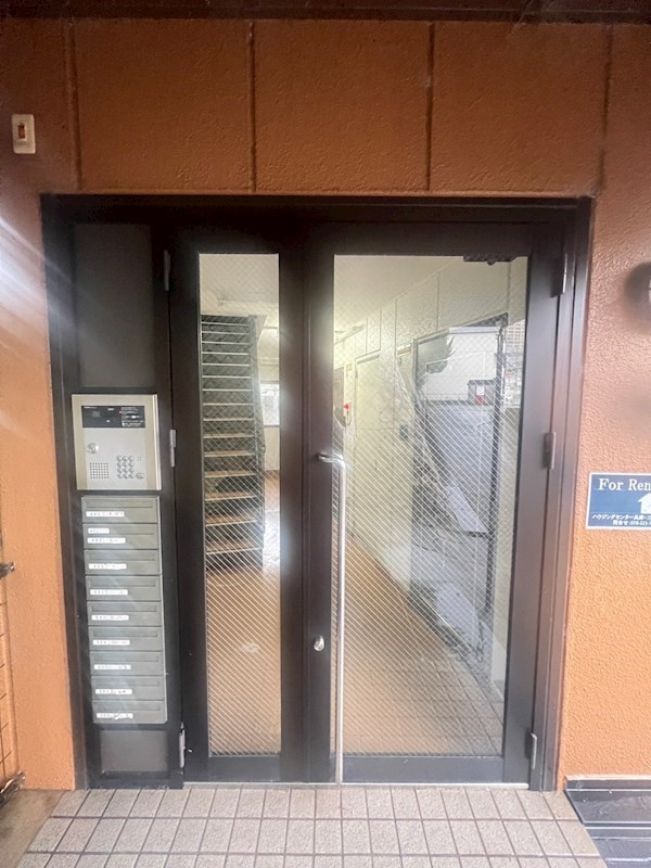 エクセル妙法寺のエントランス