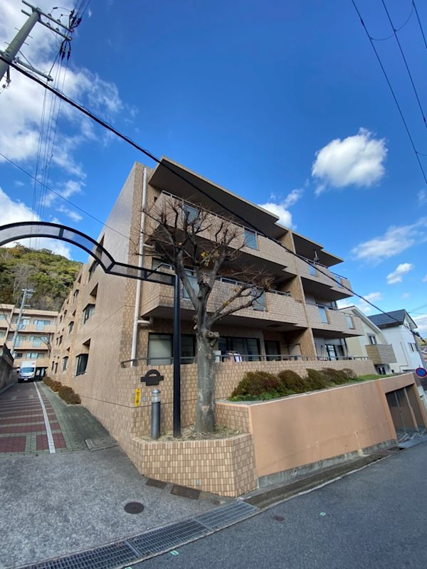 グランドメゾン六甲箕岡の外観