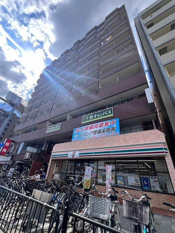 カサベラエステ三宮の外観