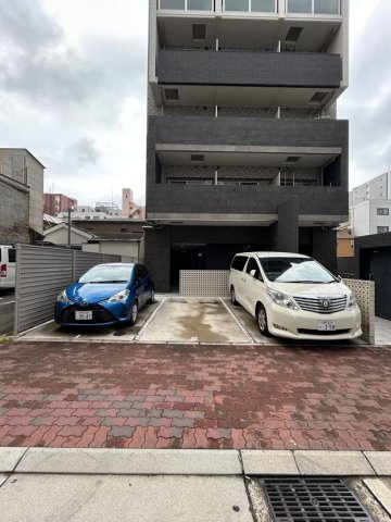 エスプレイス神戸ウエストモンターニュの駐車場