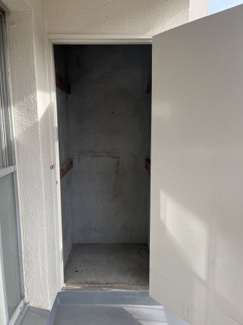 【収納】 | たまプラーザ団地６街区３号棟 | バルコニーにはトランクルームがございます