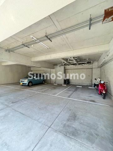 エクセラージュ夙川の駐車場