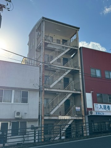 高梁市弓之町一棟マンションの外観