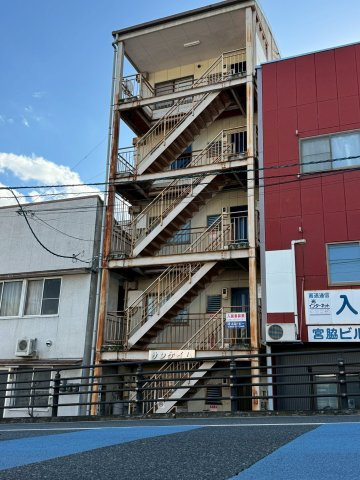 高梁市弓之町一棟マンションの外観