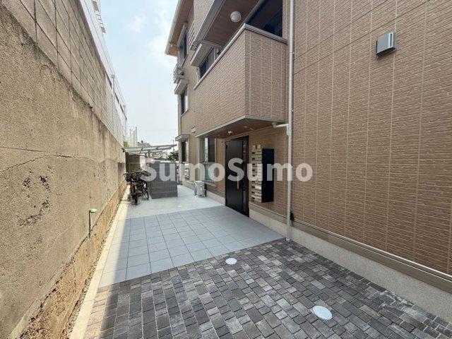 エレナ本山のエントランス