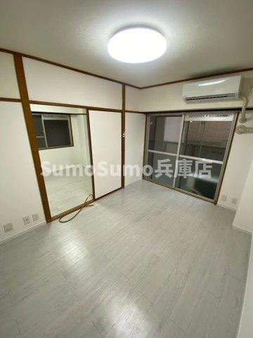 グレイスハイツ長楽の居間・リビング