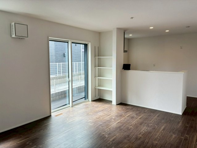 【居間・リビング】 | 清水町徳倉第1期 新築建売分譲住宅 建物＋土地 TW06051 | 清水町徳倉2号棟　リビング ※令和8年3月26日撮影写真