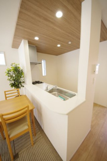 【キッチン】 | 【仲介手数料無料！！】日野市南平1丁目　新築戸建て（全2棟）1号棟　4530万円