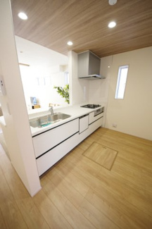 【キッチン】 | 【仲介手数料無料！！】日野市南平1丁目　新築戸建て（全2棟）1号棟　4530万円