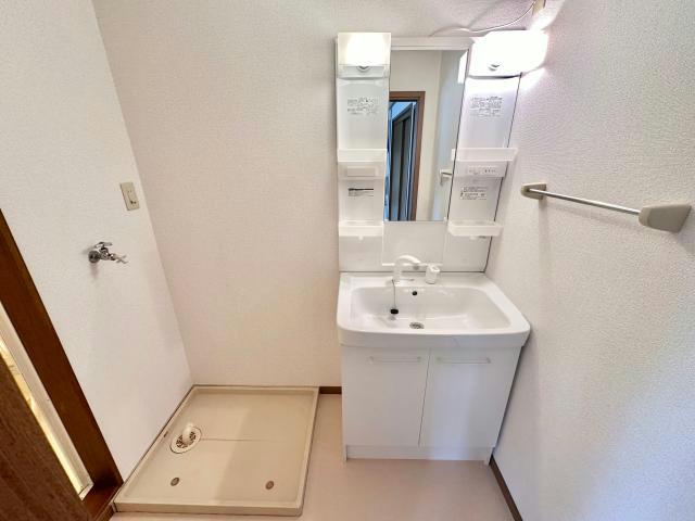 グリーンベルトの独立洗面台