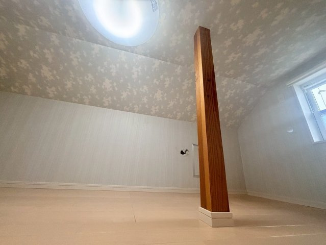 豊中市宝山町　戸建の収納|オープンロフトです！プライベートスペースとしても、収納スペースとしてもお使いいただけます。