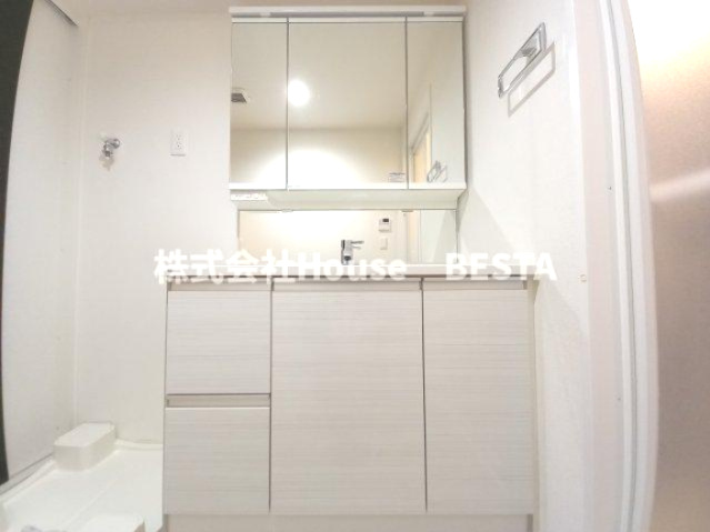 神戸Harborside 萬利Residenceの独立洗面台
