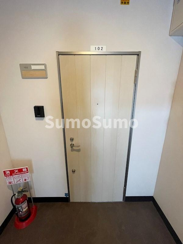 クレセント西代の玄関|ゆったりとした玄関です