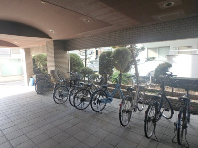 【その他共用部分】 | メゾンリンド西宮 | 駐輪スペースです