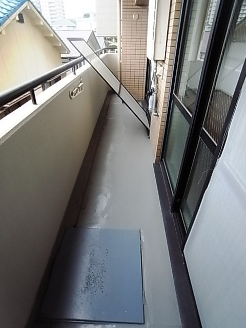 サンパレス21御影山手のバルコニー