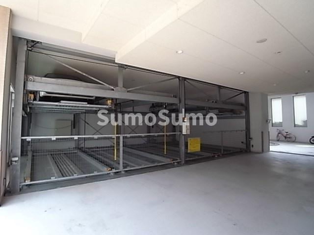 サムティ三宮レガニールの駐車場