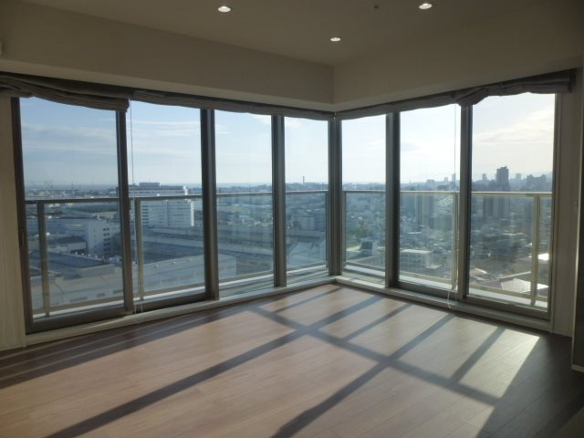 ザ・パークハウス神戸ハーバーランドタワーの居間・リビング