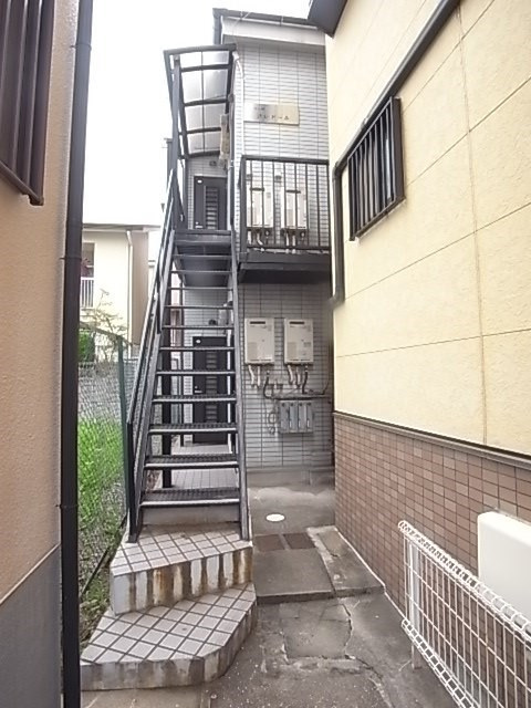 コーポクレドールの外観