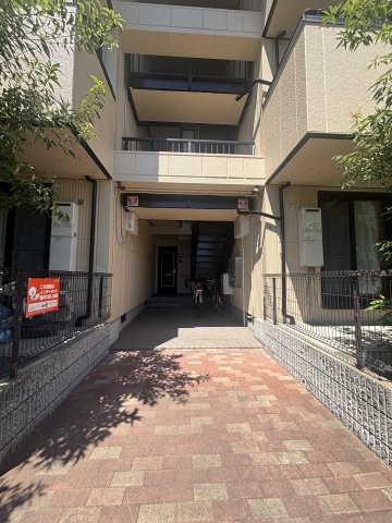 シャルマン岩屋のエントランス