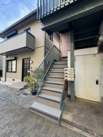 ゴールドウッズ新長田ビルのエントランス