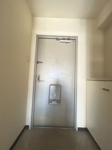 シャルムメゾン六甲道の玄関