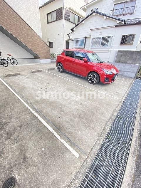 サンティエ園田の駐車場