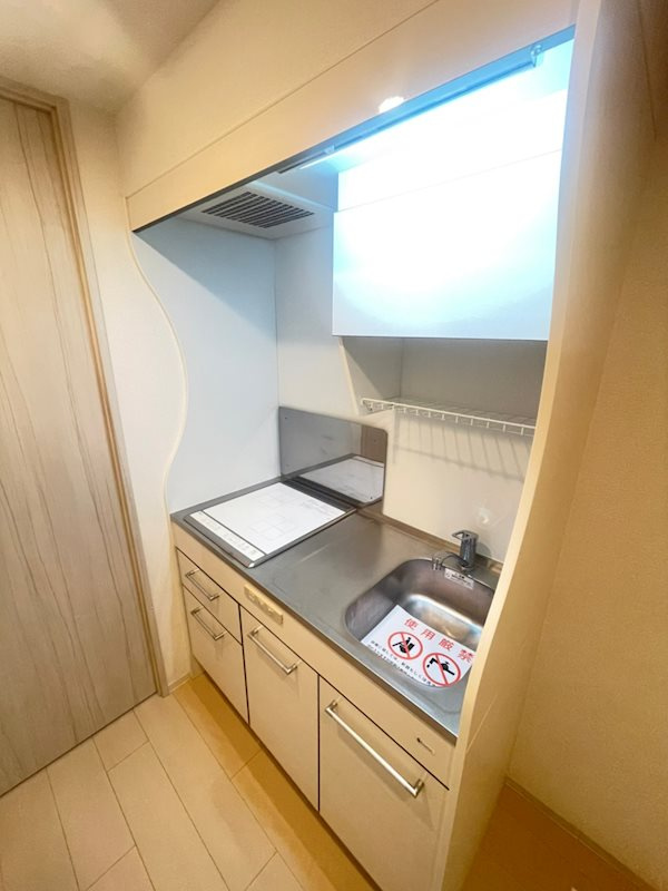 セレニテ神戸元町のキッチン