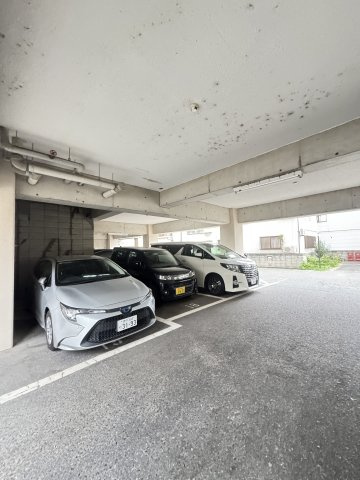 シュトラーセ泉の駐車場