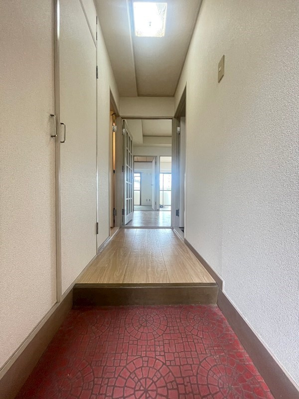 シャロン長田の玄関