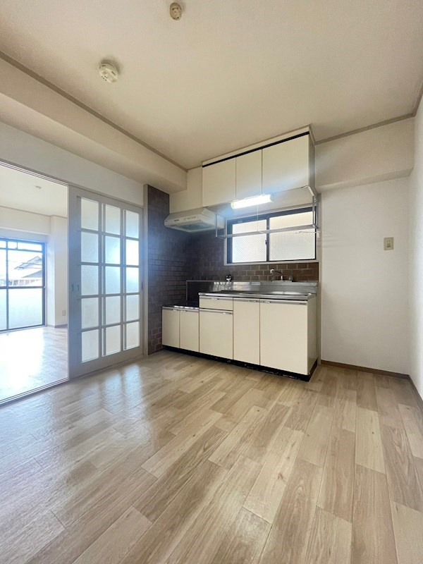 シャロン長田の居間・リビング