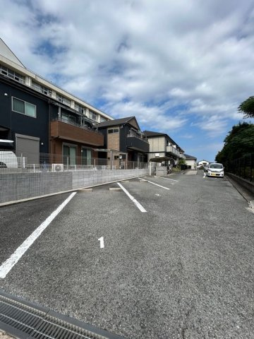 サニーガーデン須磨Aの駐車場