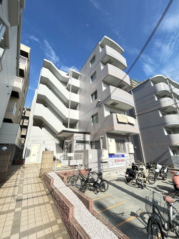 シャトラン弓木弐番館の外観