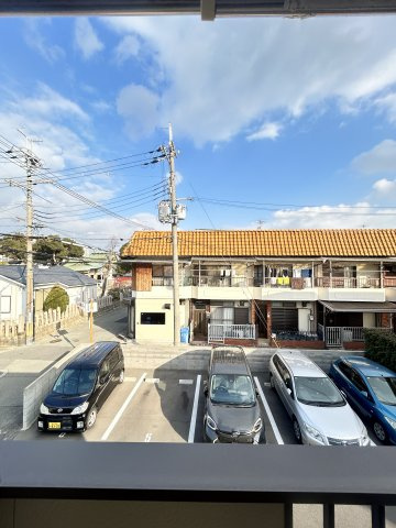 すみれハウスの駐車場