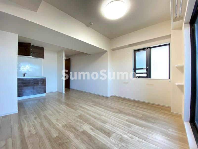 ステラメゾン三軒茶屋の居間・リビング|こちらのリビングで趣味の時間をお楽しみください