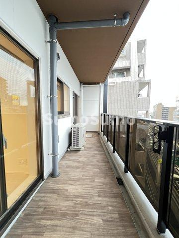 ザ・パークハビオ渋谷クロスのバルコニー|落ち着いた時間を過ごせるバルコニーです
