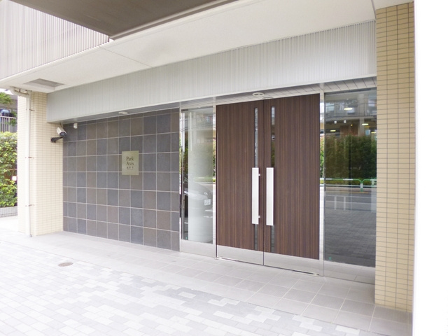 パークアクシス滝野川のエントランス|出入り口はこんな感じになってます☆