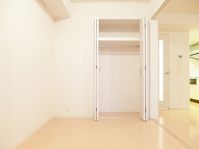 パークアクシス滝野川の収納|4.5帖の収納付きの洋室です