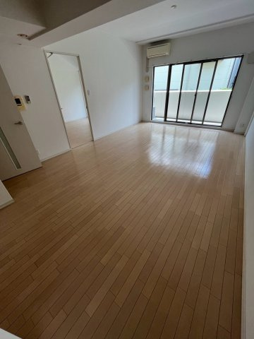 シャルム甲子園口の居間・リビング