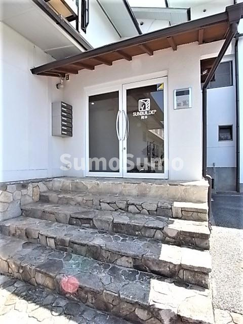 サンビルダー岡本のエントランス