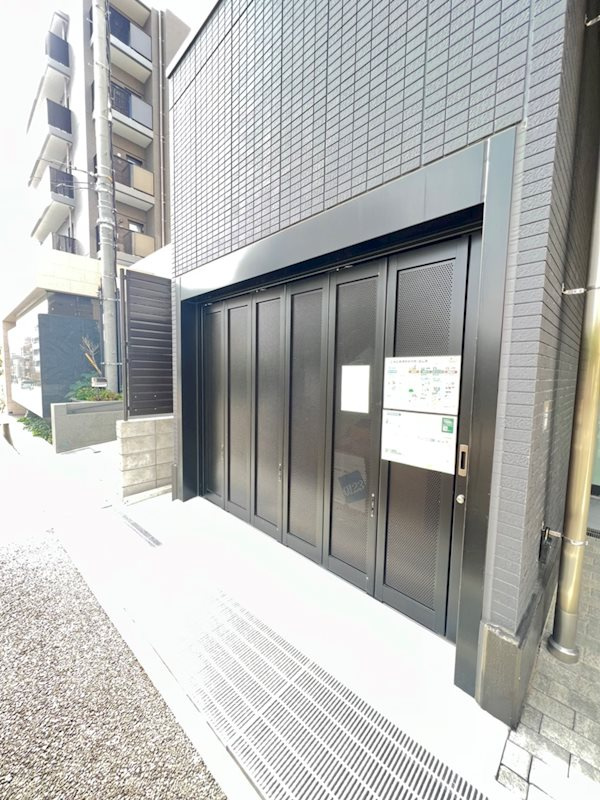 シー・クリサンス西岡本の外観