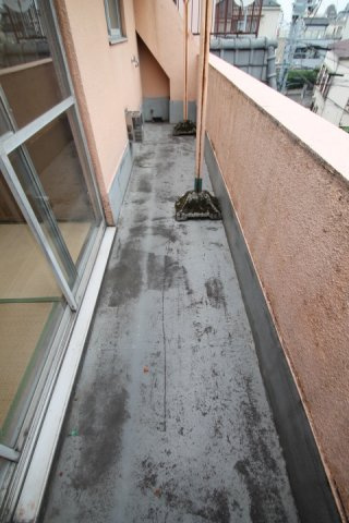 【バルコニー】