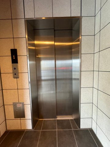 大阪市中央区上町１丁目の賃貸マンションのロビー