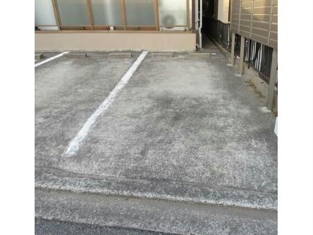 高島ハイツの駐車場