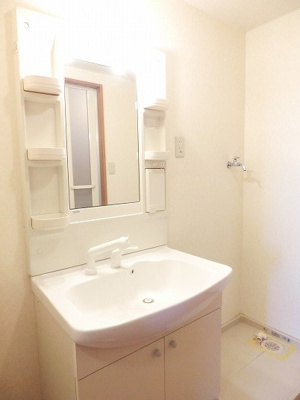 【独立洗面台】 | コンフォールヴィラ | ※別部屋参考写真