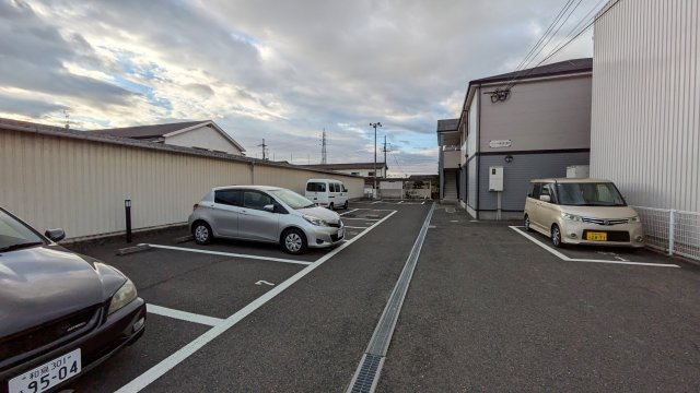 【駐車場】