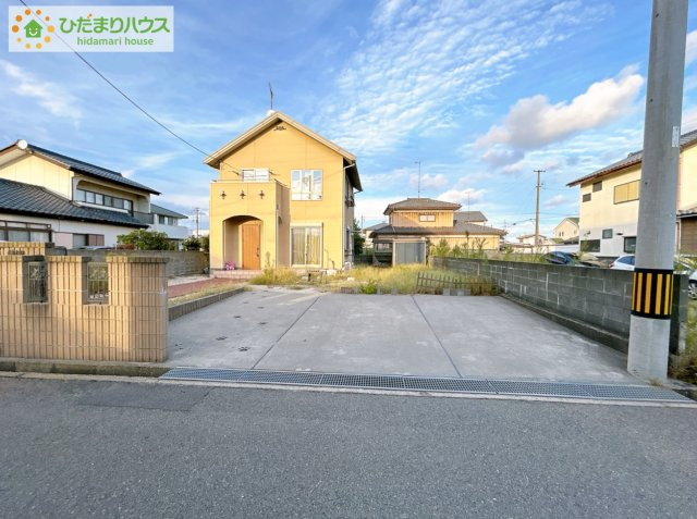 いわき市小名浜字吹松　中古戸建の前面道路含む現地写真