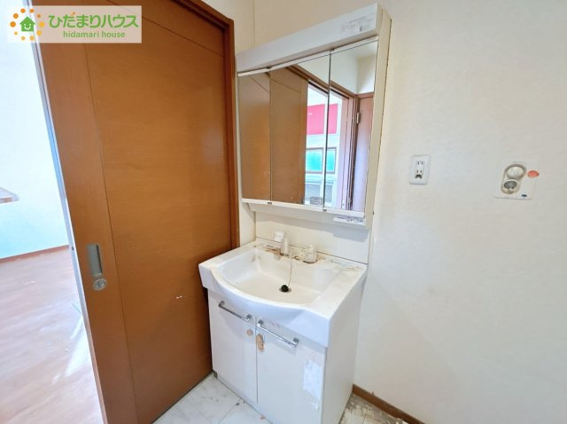 いわき市小名浜字吹松　中古戸建の独立洗面台