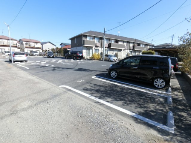 ディアコート五井の駐車場