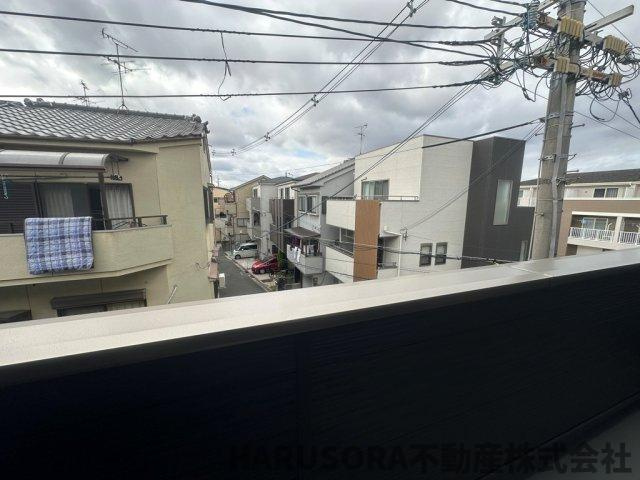 大東市緑が丘　3階建のバルコニー