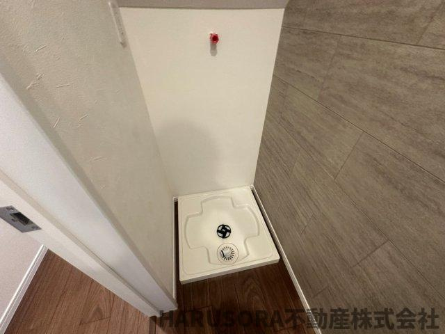 大東市緑が丘　3階建のランドリースペース
